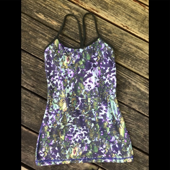 FINAL SALE LULULEMON power Y Tank - Picture 2 of 4